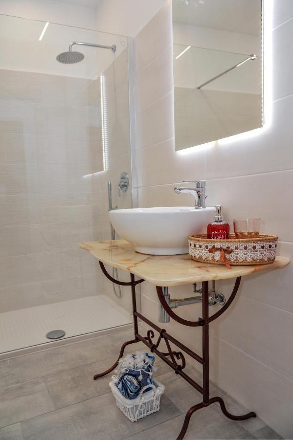 Casa Lele Bed and Breakfast Noto Exteriör bild