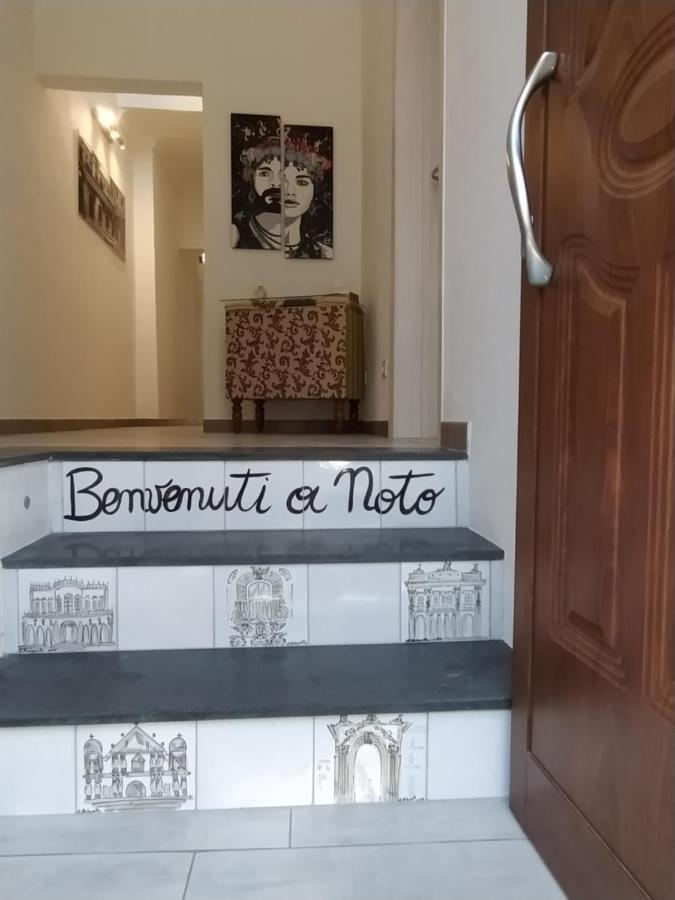 Casa Lele Bed and Breakfast Noto Exteriör bild